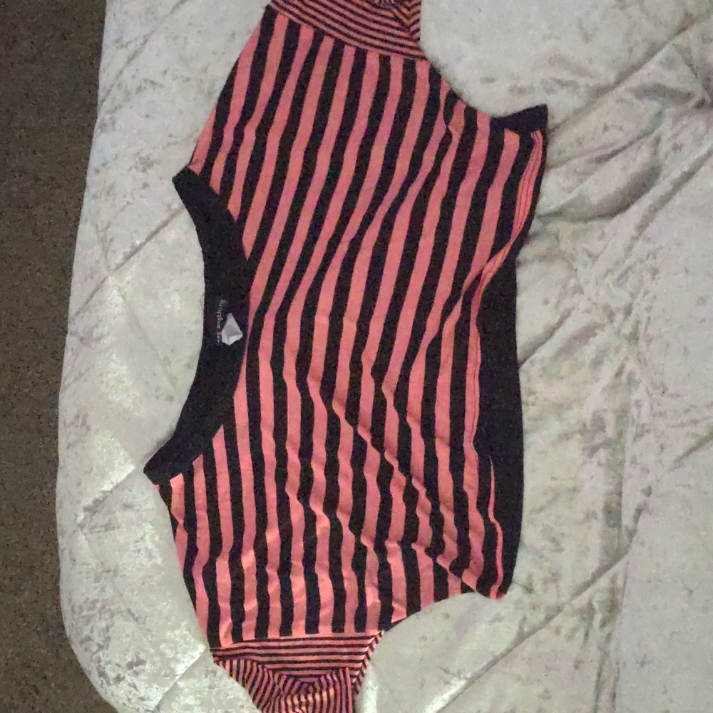 SAY ANYTHING (JUNIOR'S SIZE: MEDIUM) PINK & BLACK STRIPED CROP TOP